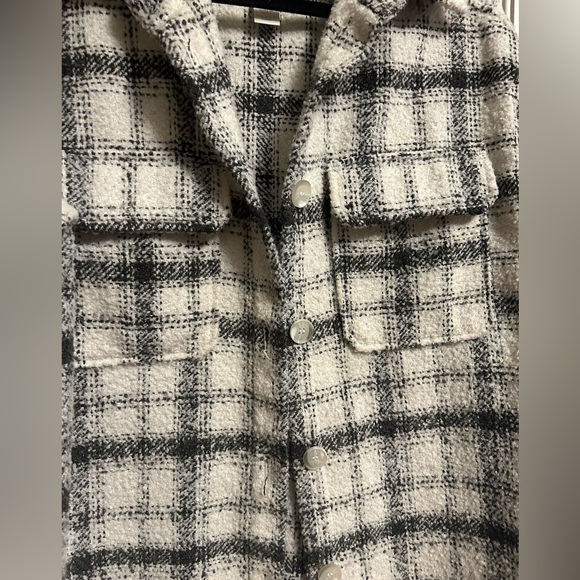 H&M Plaid Shacket - Picture 2 of 7